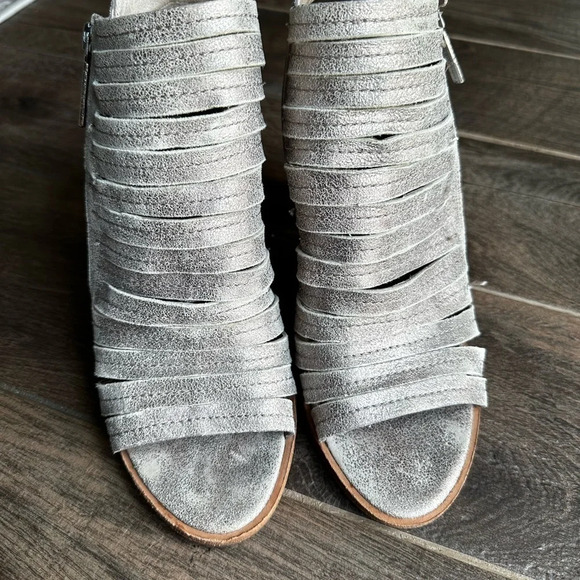 Donald J Pliner Caged Booties Kasia Light Beige Metallic- Women's Size 7.5 - Picture 6 of 16